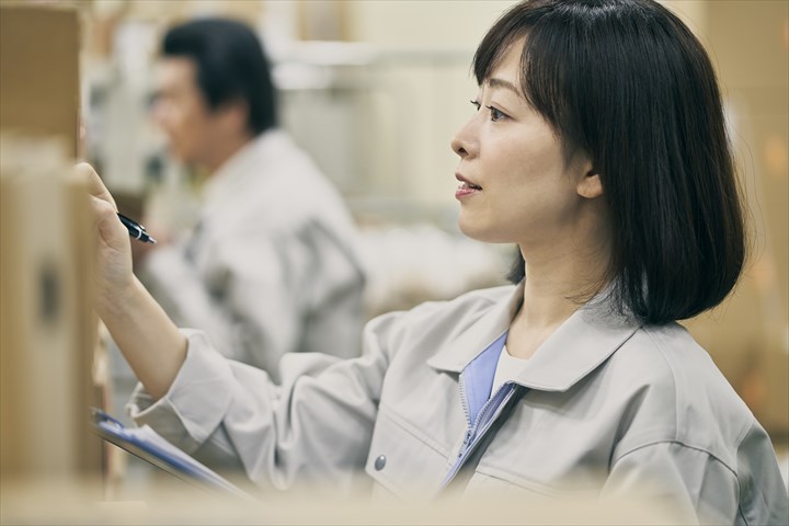 《川崎市川崎区》週払いOK・冷蔵倉庫内での入出庫作業スタッフ！（Web面接OK・未経験歓迎）