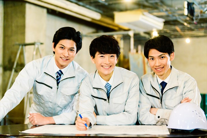 《甲賀市》週払いOK・製造工場内での仕上げ作業スタッフ！（Web面接OK・就業開始～2ヶ月の短期）