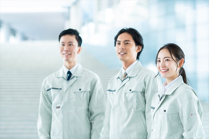 《荒川区》週払いOK・製氷工場内での作業スタッフ！（週3日～相談可・短時間相談可）