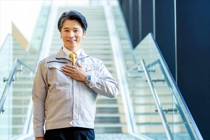 《江東区》週払いOK・フォークを使用した構内での産業廃棄物の積み下ろし作業スタッフ！（Web面接OK・土日祝休み）