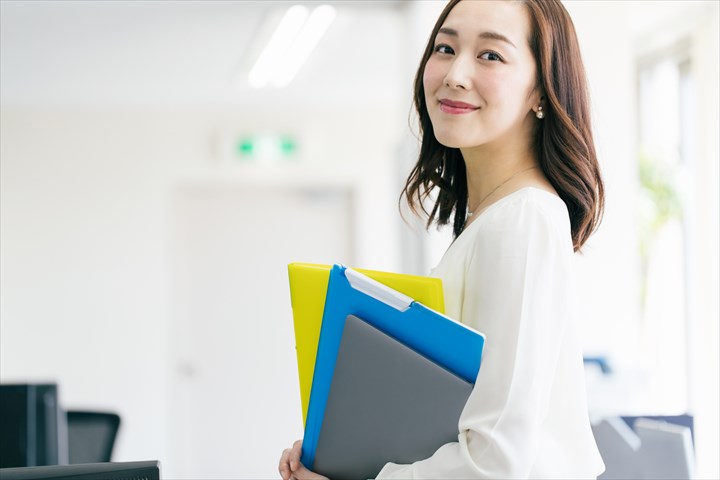 《行田市》週払いOK・物流会社内での一般事務スタッフ！（土日祝休み・時間外勤務ほぼなし）