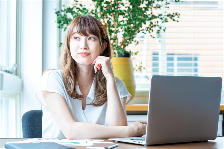 《八尾市》週払いOK・製造工場内での一般事務スタッフ！（2023年5月までの短期・土日祝休み）