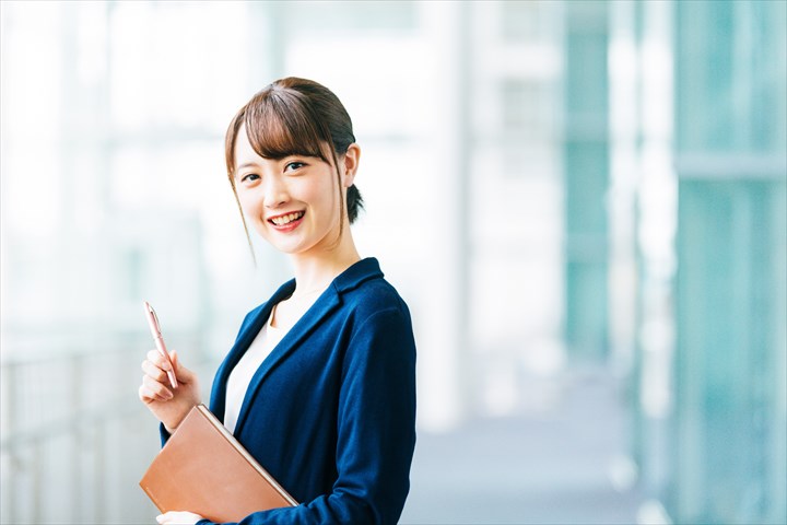 《横浜市金沢区》週払いOK・焼却炉施設での事務スタッフ！（週休2日・日勤・お弁当支給あり）