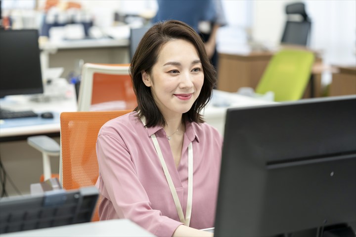 《野田市》週払いOK・物流センター内での運行管理スタッフ！（Web面接OK・Wワーク歓迎）