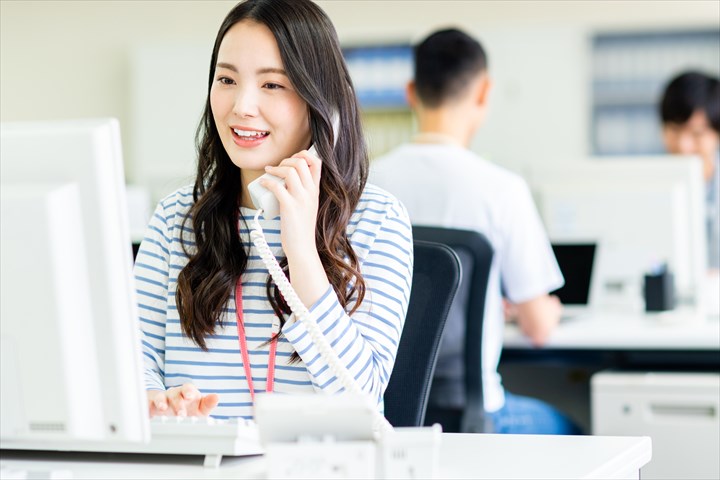 《下野市》週払いOK・物流法人での電話対応や入力事務スタッフ！（Web面接OK・土日祝休み）