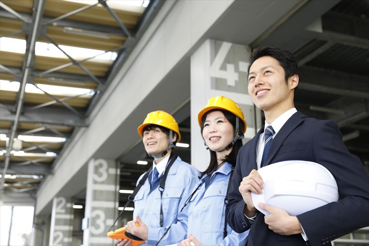 《八幡市》週払いOK・建設機械やトラックの塗装作業スタッフ！（高時給・週休2日）