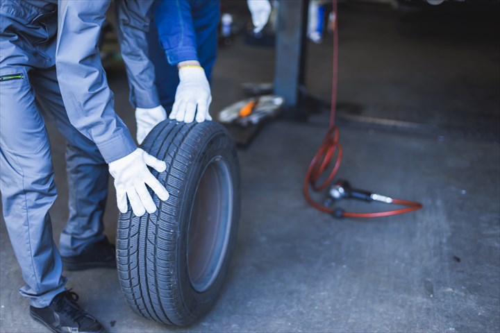 《和歌山市》週払いOK・ディーラーでの車両の整備作業スタッフ！（Web面接OK・超高時給）