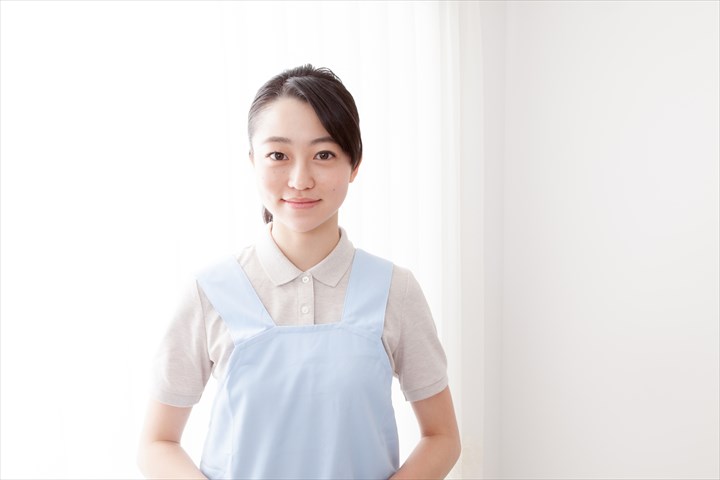 《白岡市》週払いOK・病院内での介護スタッフ！（週3日～OK・日勤のみ）