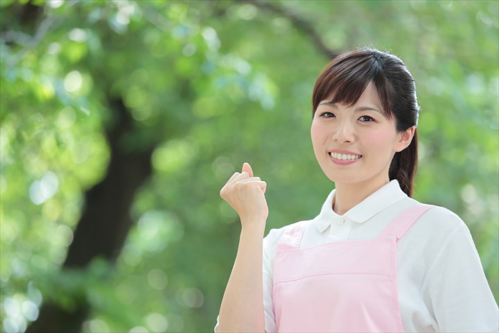 《白岡市》週払いOK・病院内での介護スタッフ！（週3日～OK・日勤のみ）