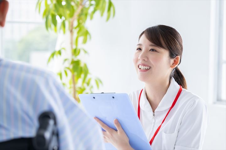 《品川区》週払いOK・老人ホームでの看護スタッフ！（週休2日・日勤）