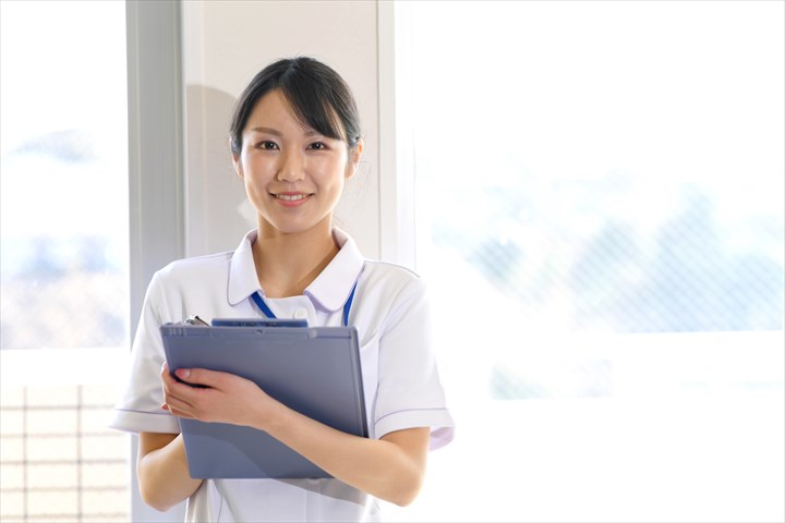 《習志野市》週払いOK・内科クリニックでの看護スタッフ！（短時間9:00～13:00・週1～2日勤務）